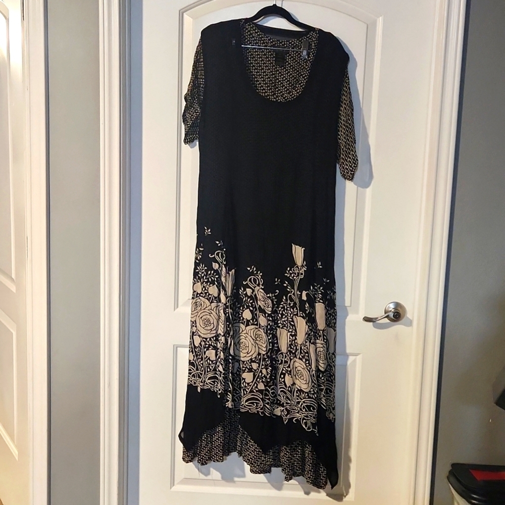LOLA P. Black and tan dress. XLG.